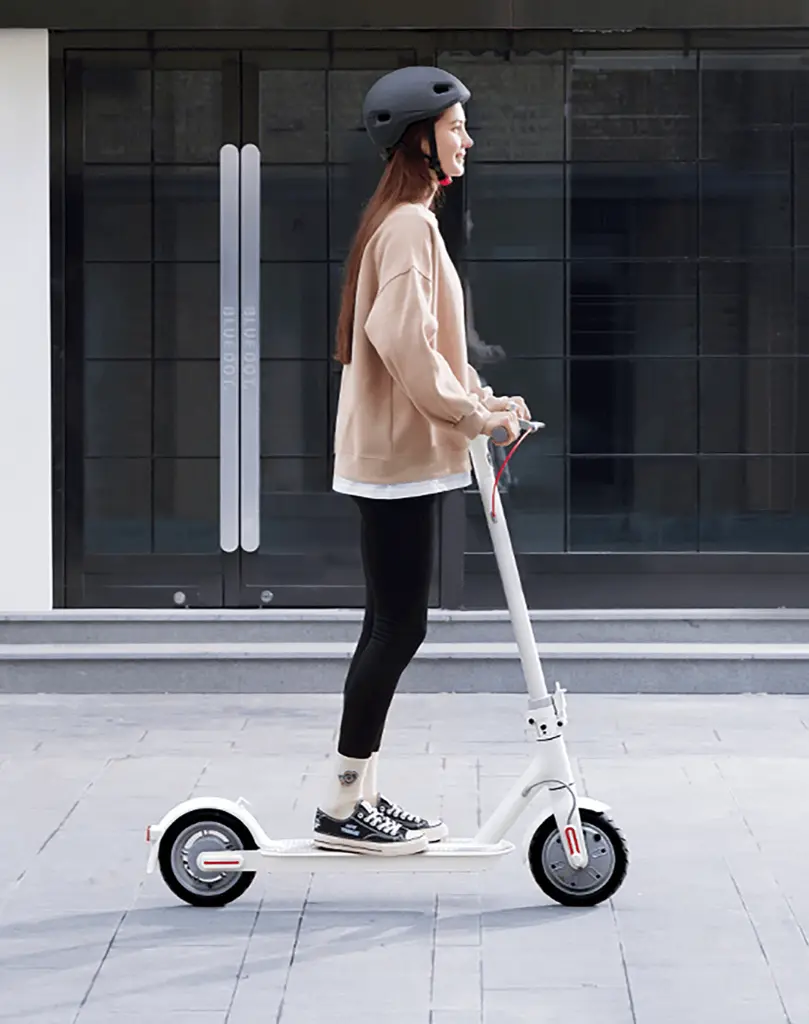 xiaomi-electric-scooter-3-lite-3.webp